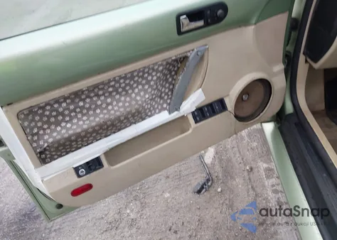 2008 Volkswagen New Beetle S z USA, uszkodzony, nr VIN 3VWPF31YX8M411933